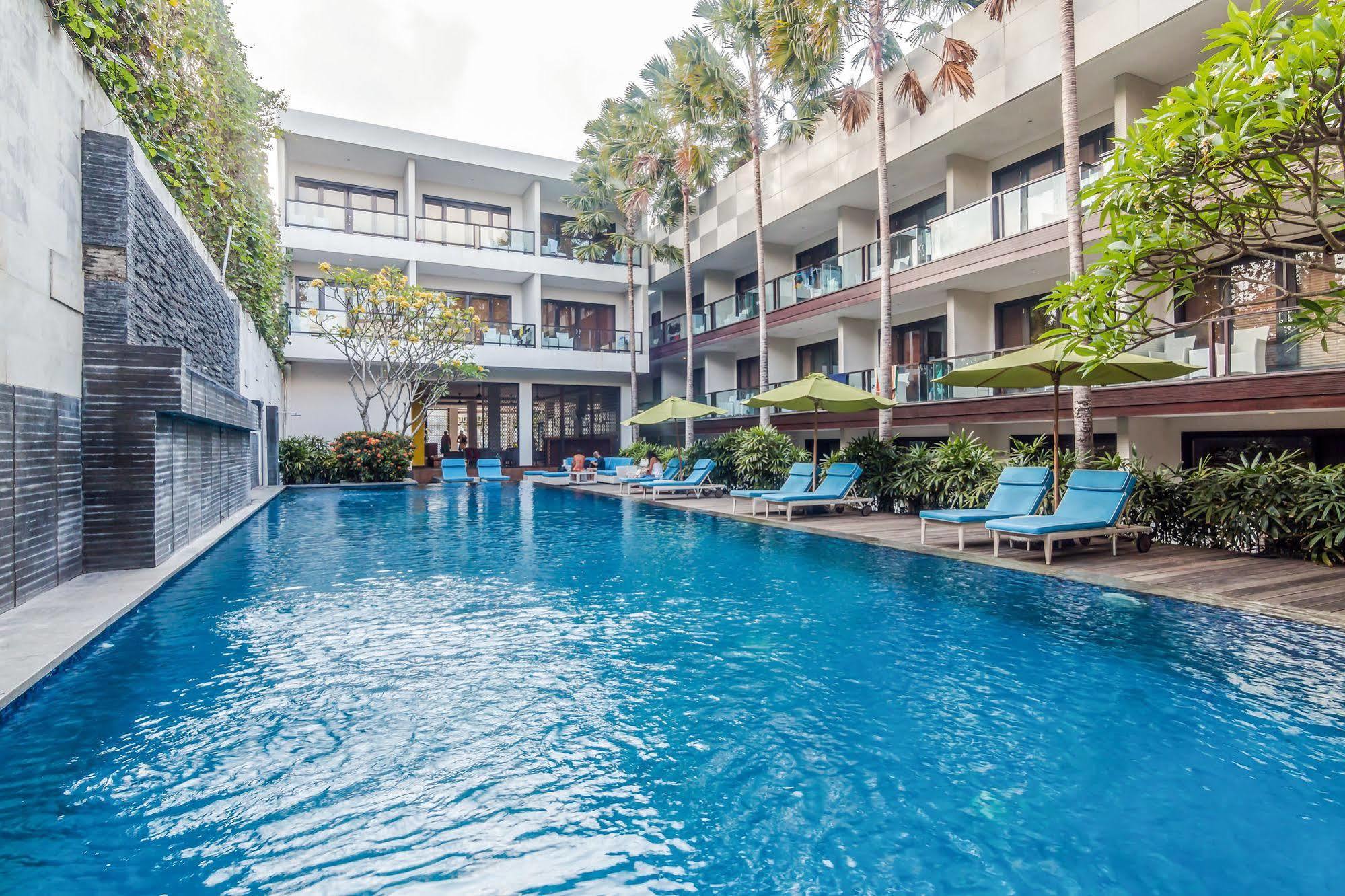 Zen Rooms Kuta Beach Poppies Lane Exterior photo